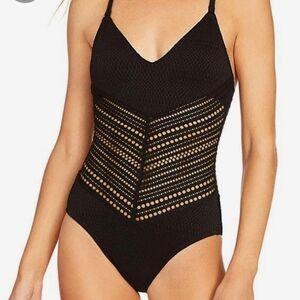 Robin Piccone- Perla size 4 black